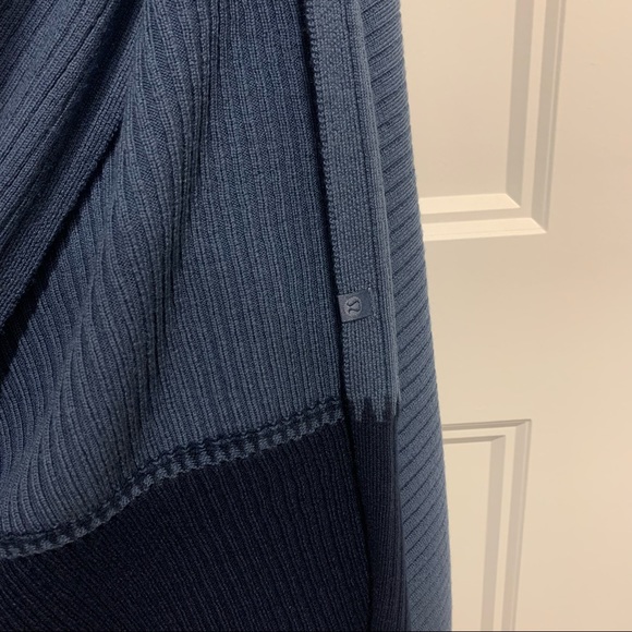 Lululemon On The Go Poncho-One size - Picture 5 of 8